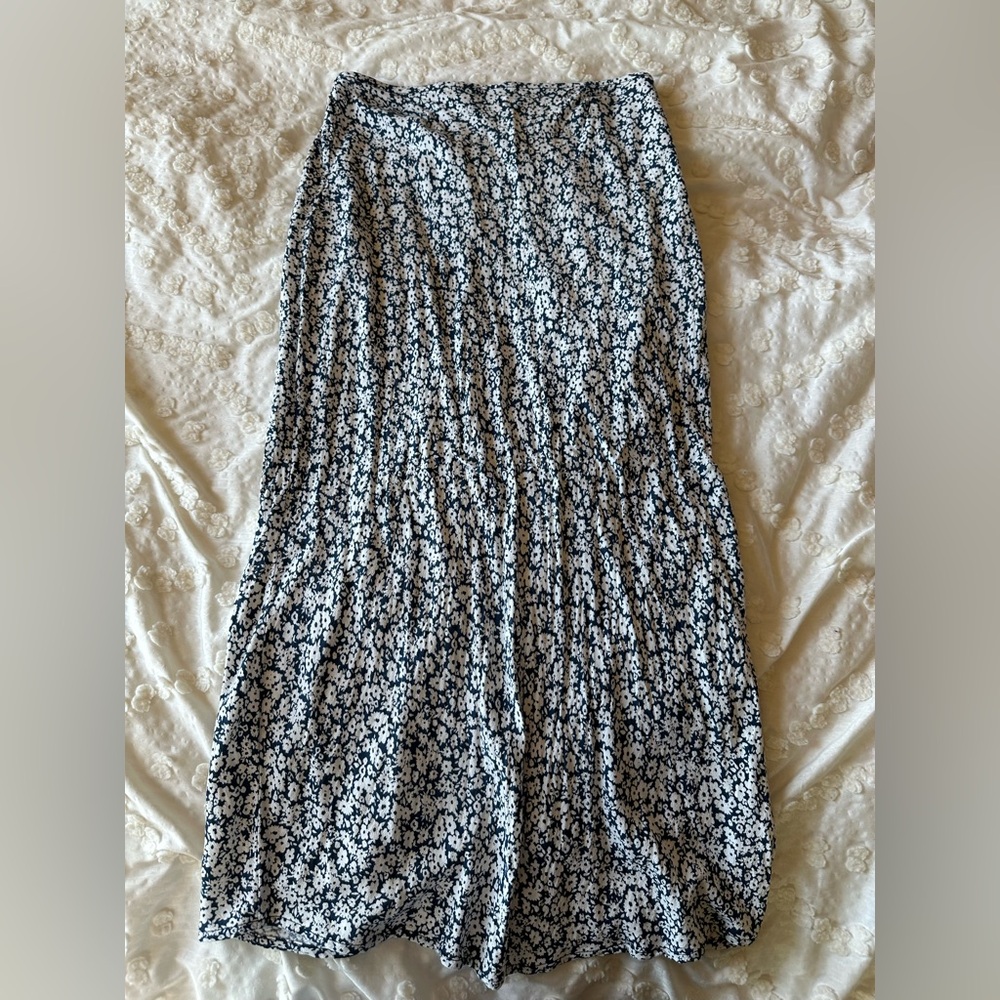 Old Navy floral Midi skirt
